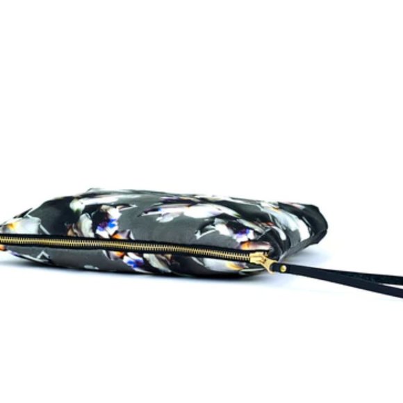 Legend of Lido big canvas pouch - flores in charcoal floral print - Picture 4 of 5